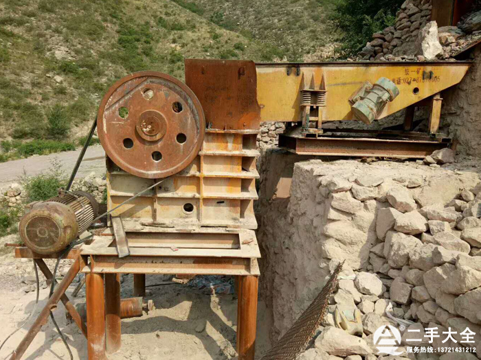 拆除前的二手69顎破機(jī) 拆除前的二手69顎破機(jī)