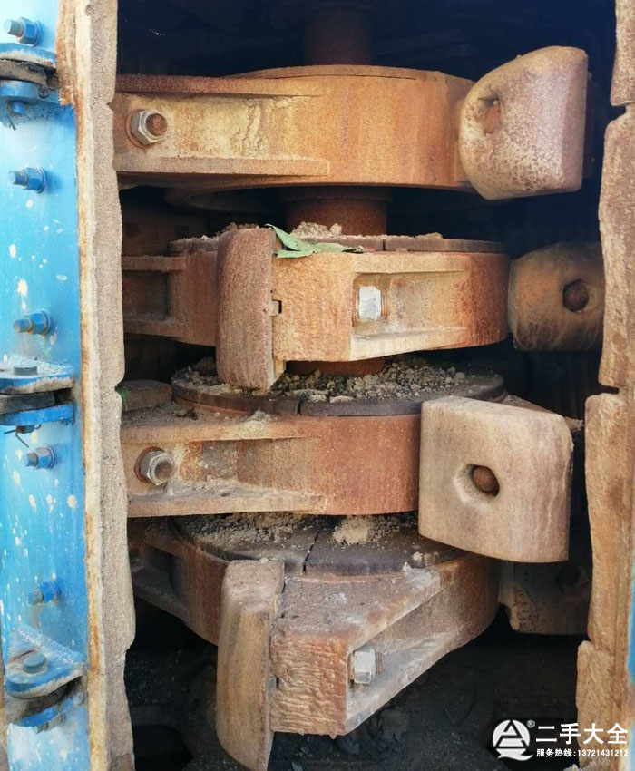 立軸制砂機(jī)內(nèi)部結(jié)構(gòu) 立軸制砂機(jī)內(nèi)部結(jié)構(gòu)