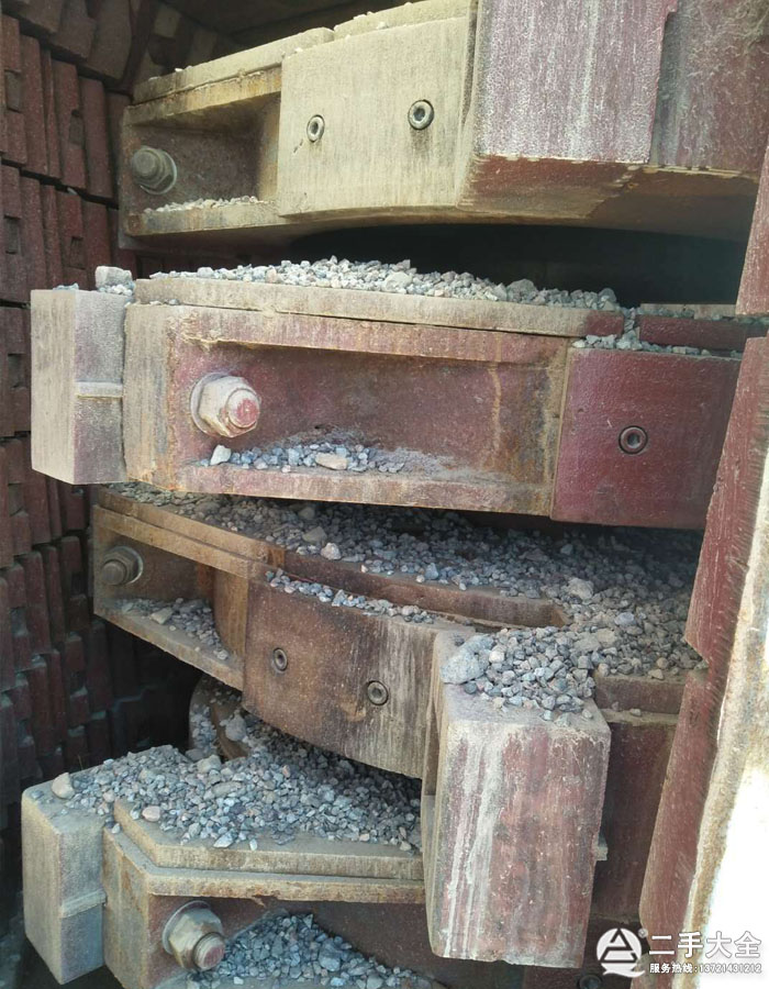 立軸破碎機(jī)內(nèi)部結(jié)構(gòu) 立軸破碎機(jī)內(nèi)部結(jié)構(gòu)