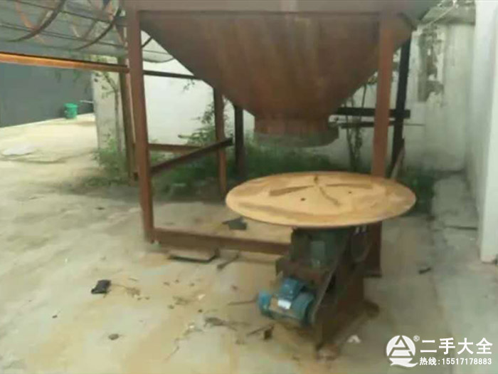 料倉(cāng)+圓盤給料機(jī) 料倉(cāng)+圓盤給料機(jī)