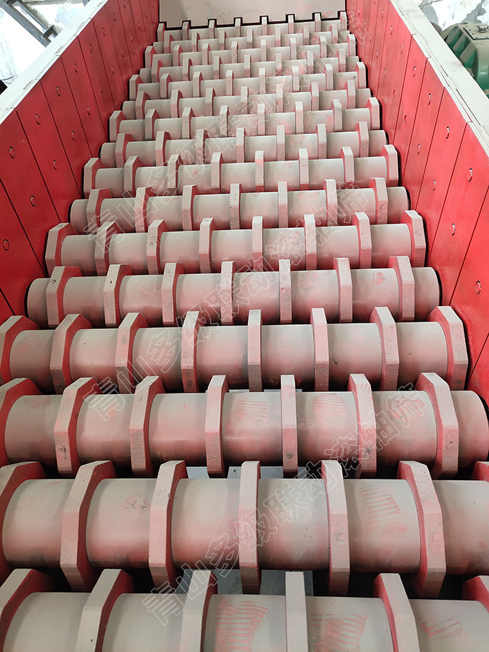 多級(jí)聯(lián)動(dòng)滾軸篩工作面圖片 多級(jí)聯(lián)動(dòng)滾軸篩工作面圖片